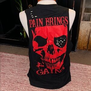 Pain Brings Gains Tee with Red Skull Graphic